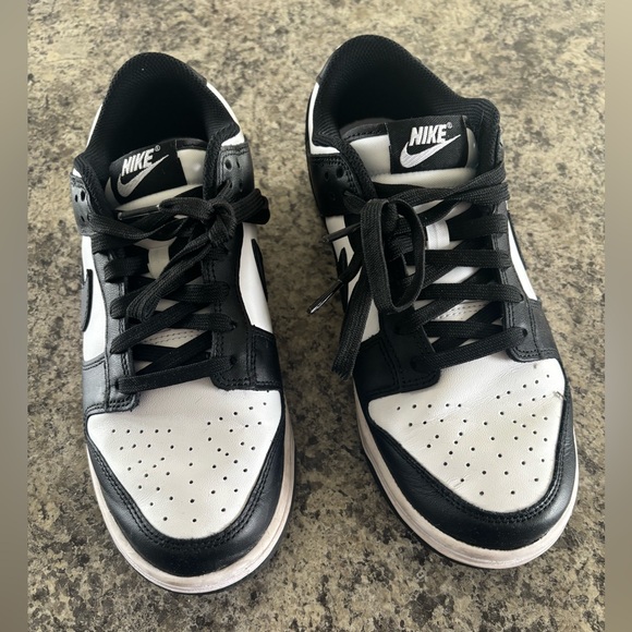Women’s Nike Dunks size 8.5 🖤🤍 - Picture 2 of 7